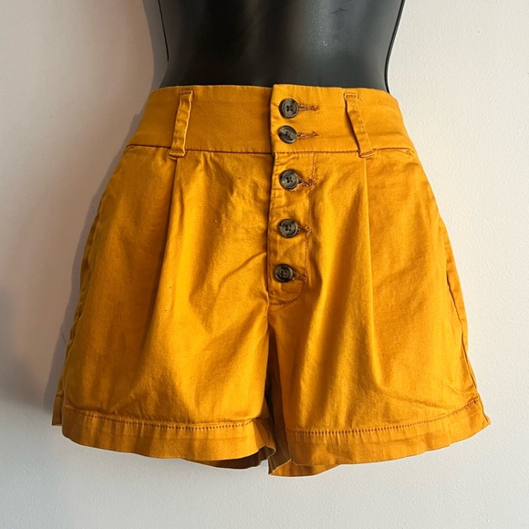 Arizona Jean Company High Waisted Shorts Mustard Yellow Size 5 *fits smaller* - Picture 1 of 3